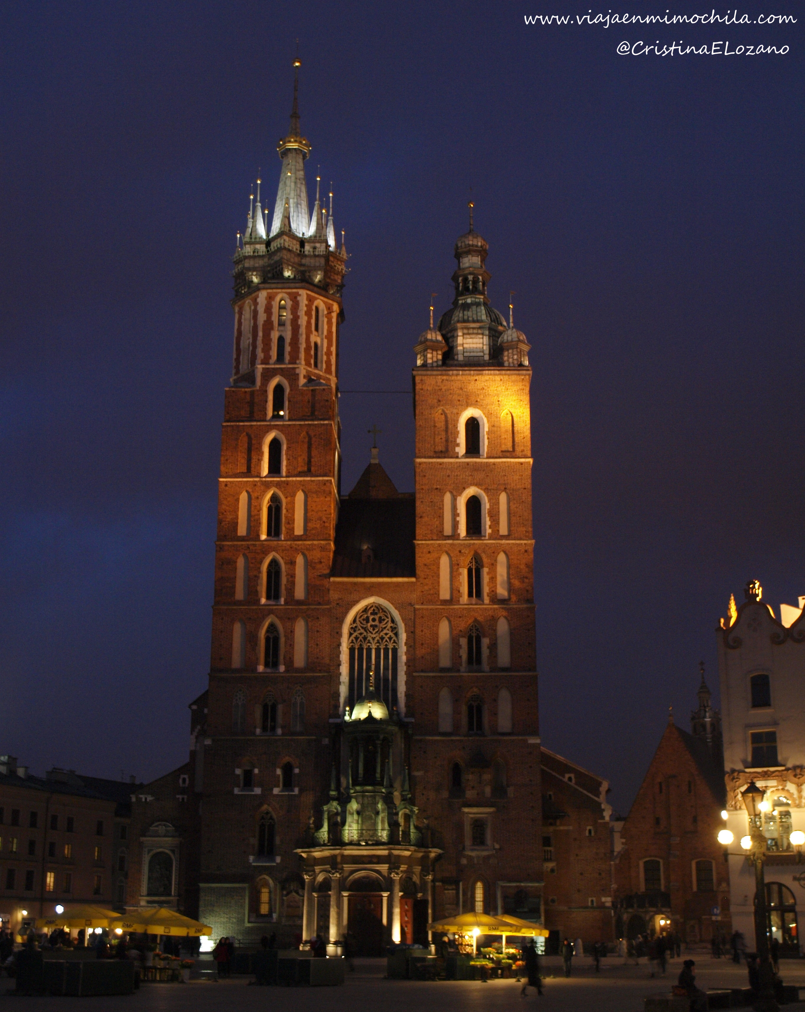 Por qué una torre de la Iglesia de Santa María de Cracovia es más alta que  la otra? | Viaja en mi mochila