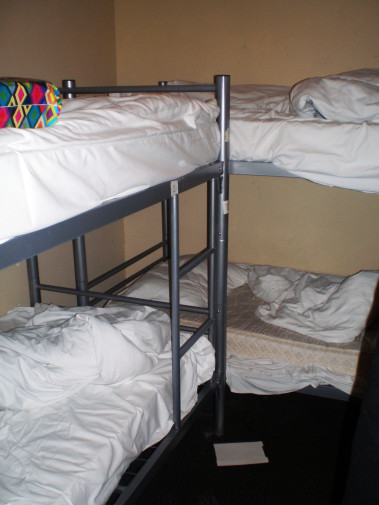 Habitación compartida por seis personas del Marnix Hotel (Amsterdam, Holanda. Países Bajos)