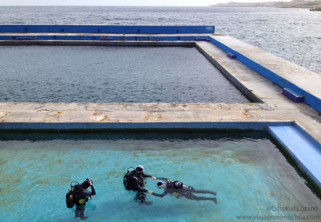 Aprendiendo a bucear en la Watercolours Dive Centre de Sliema (Malta)