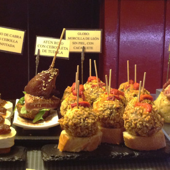 Barra de pintxos del Globo de Bilbao (Bizkaia, Euskadi)