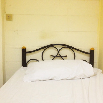 Cama Lumphini Home Stay. Bagnkok. Tailandia