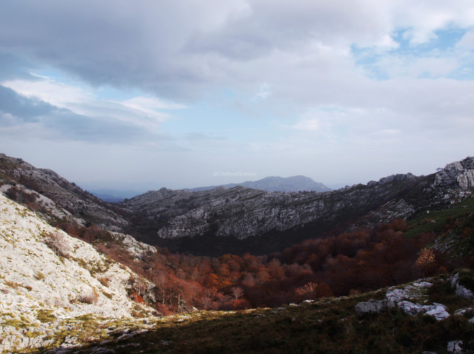 Ruta del Hoyo Masallo, de Valle a Riba en otoño. Valle de Soba (Cantabria)