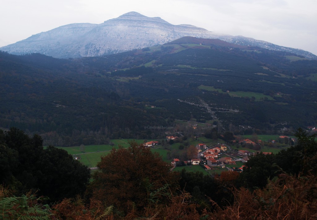 Ruta del Hoyo Masallo, de Valle a Riba en otoño. Valle de Soba (Cantabria)