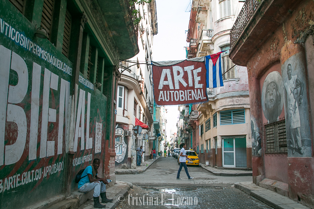 Guía rápida de Cuba- una calle de La Habana, Cuba-2